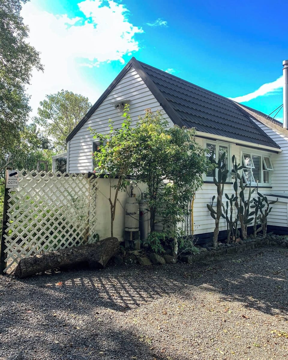 La Petite Ferme Manor! 