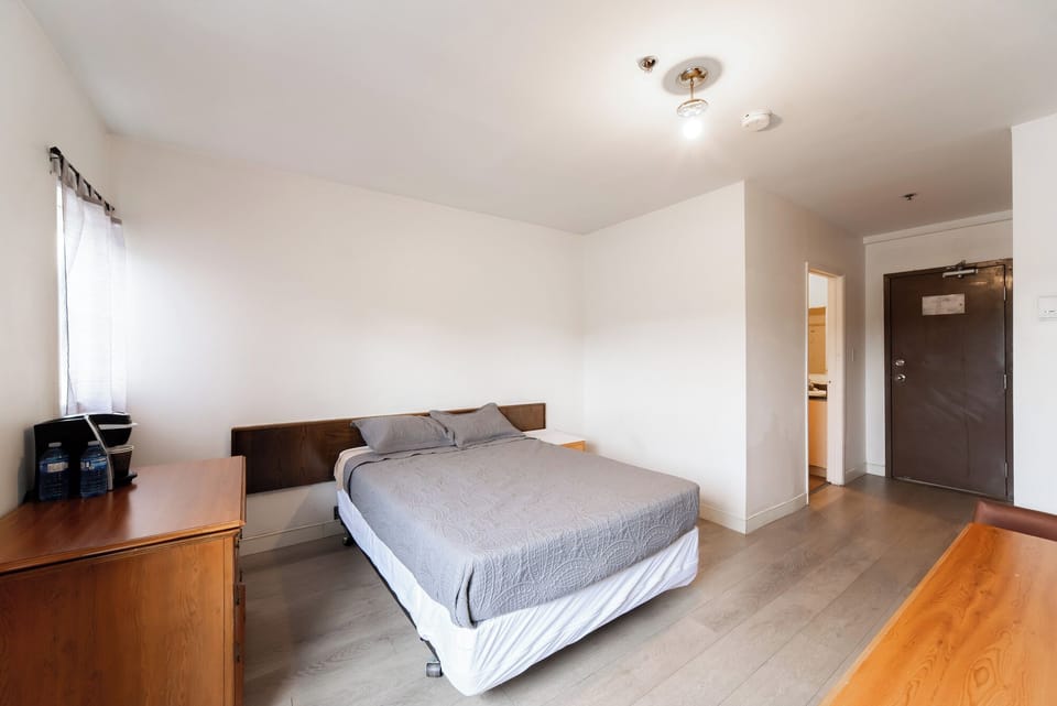 Premier Single Room, Non Smoking | Bed sheets