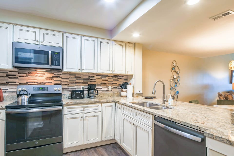 There's plenty of room in the spacious kitchen for your family to prepare their meals.