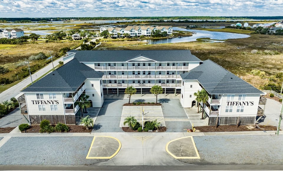 Aerial view of Tiffany’s Motel—easy access, on-site amenities, and scenic surroundings all in one place
