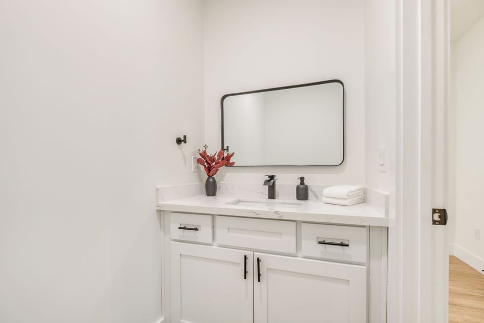 Half bathroom on mail level 