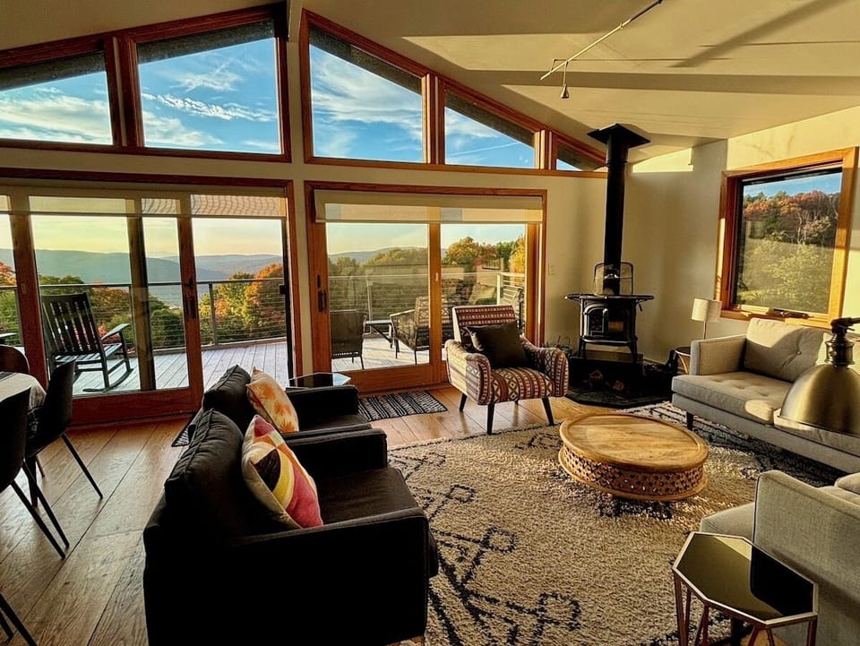 Open concept with Big Views