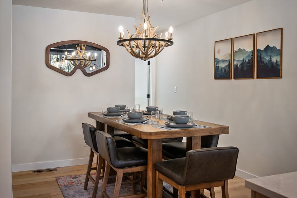 Dinning Table with Seating for 6
