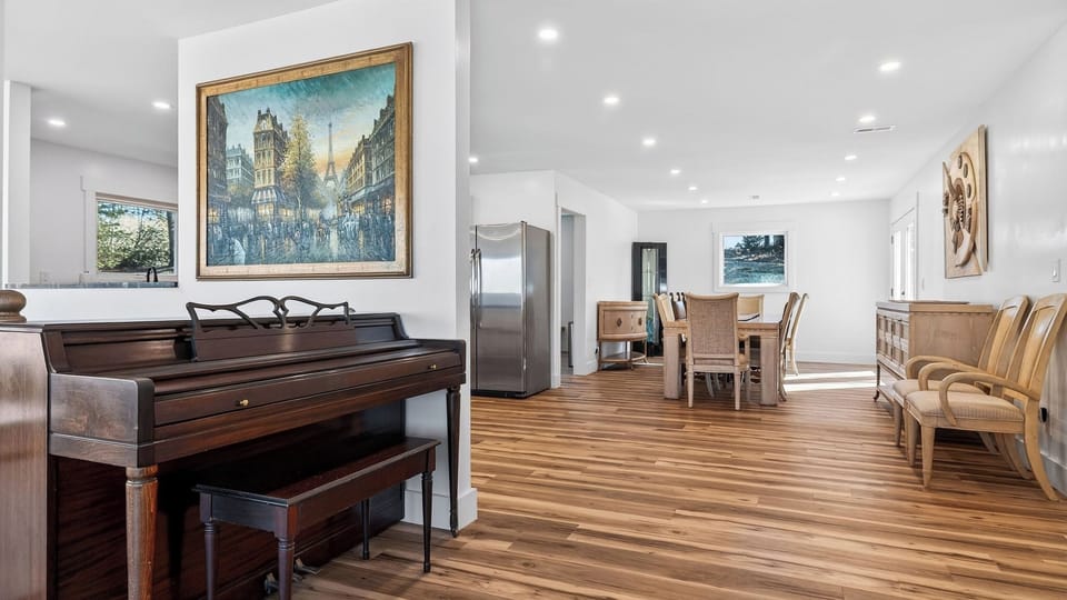 House (5 Bedrooms) | Interior