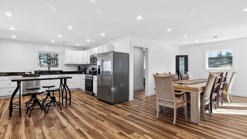 House (5 Bedrooms) | Interior