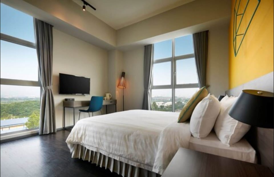 In-room safe, desk, blackout drapes, soundproofing