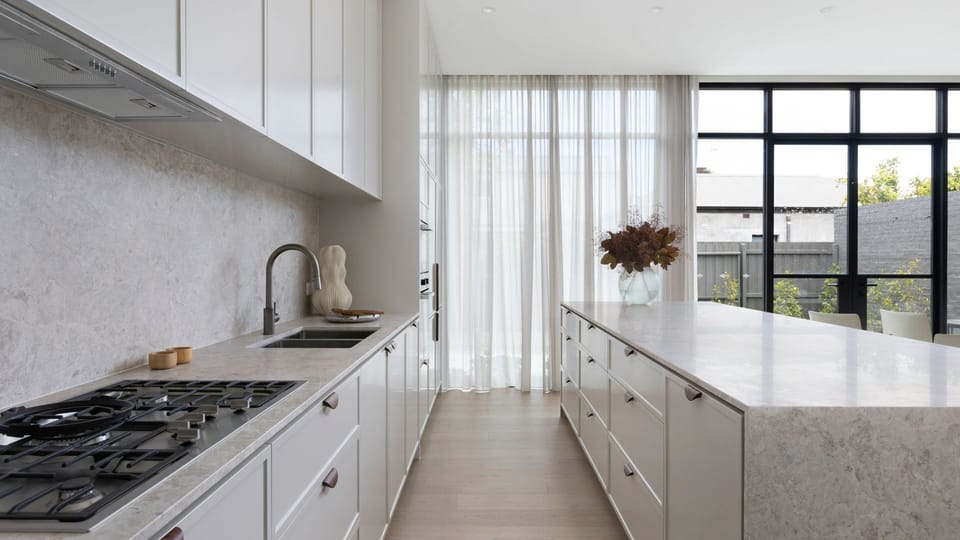 Fully equipped chefs kitchen with meile appliances.  Coffee machine 