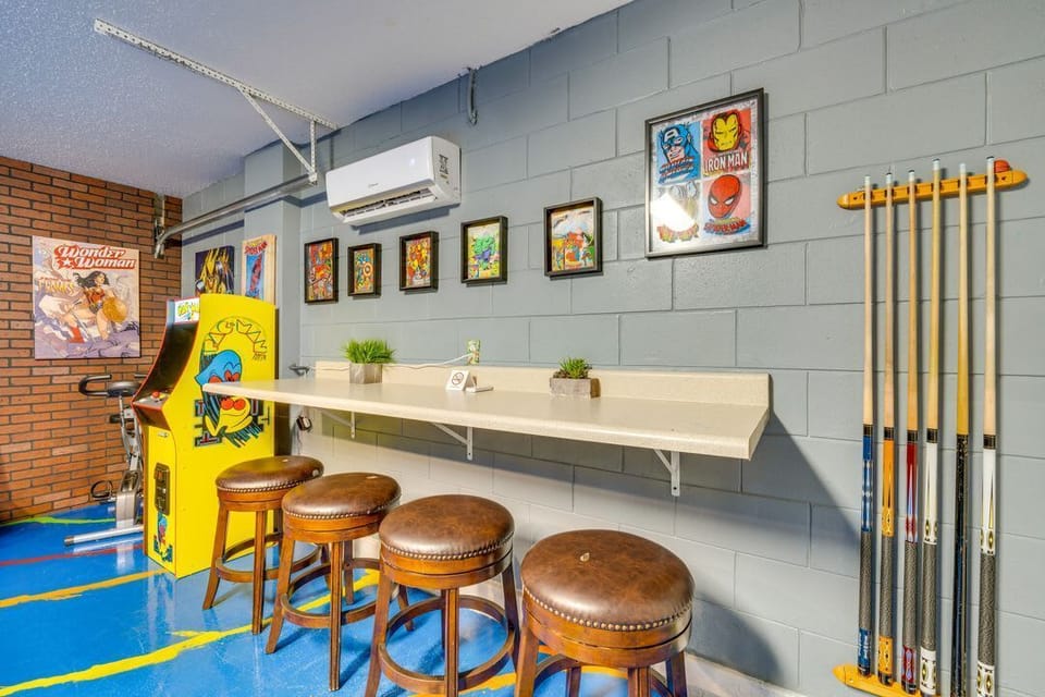 Lounge area with Bar chairs