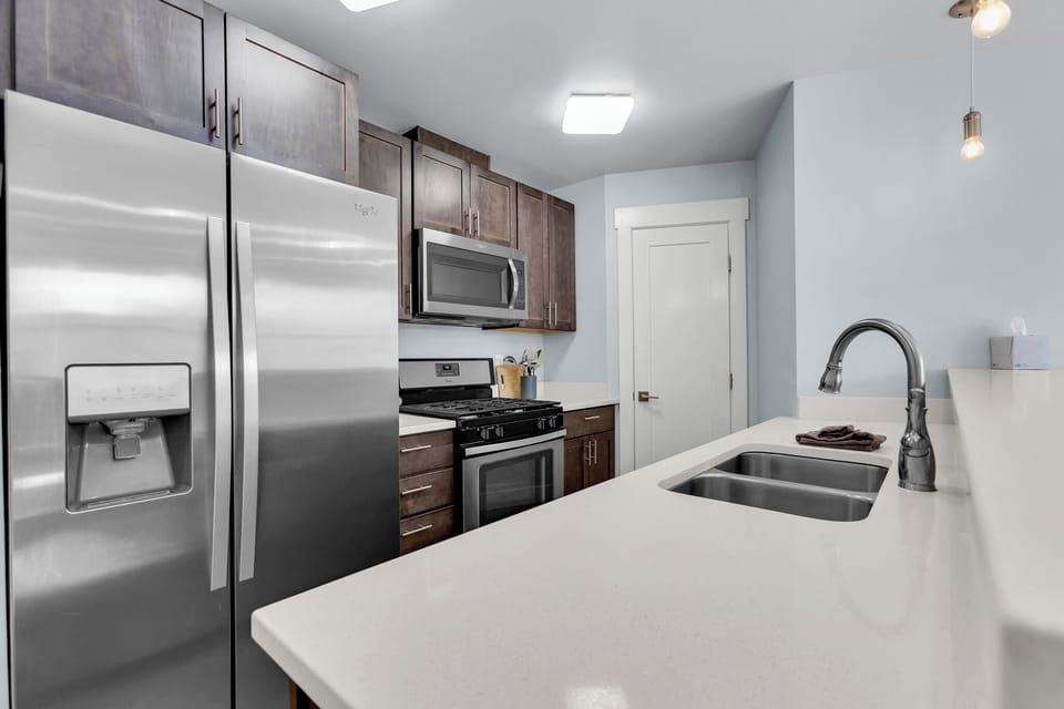 •Well Appointed Kitchen
•Full Size Refrigerator