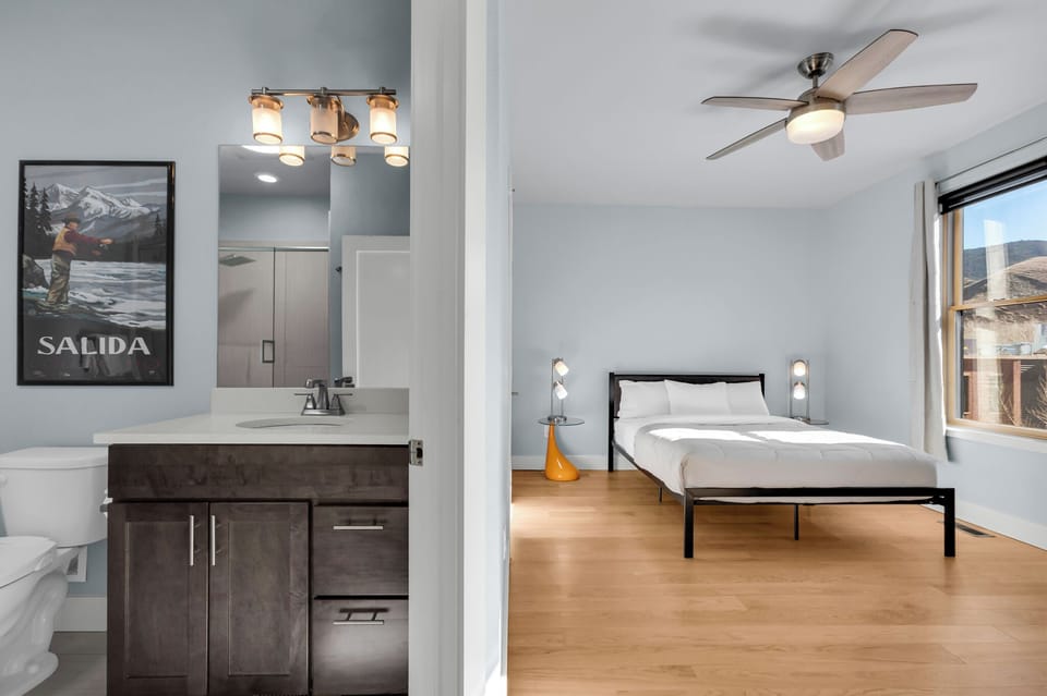 •Bedroom #2
•Ensuite Bathroom #2