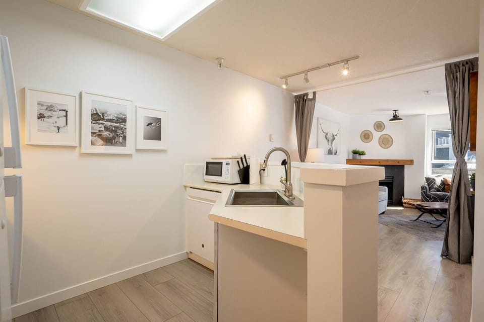This kitchen makes mealtime effortless and enjoyable.