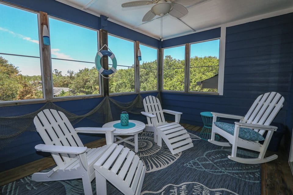 Screened Porch 2022
