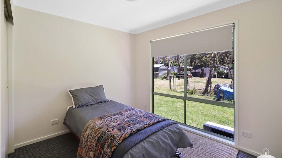 Bedroom 3 with Single Bed + extra floor mattress