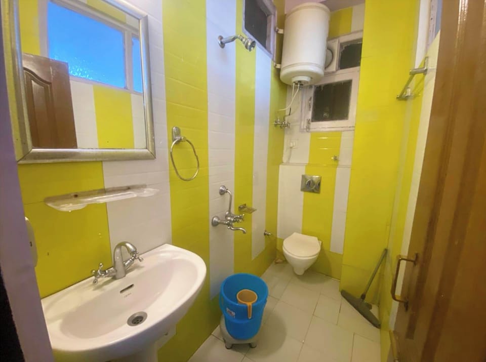 Shower, rainfall showerhead, slippers, bidet