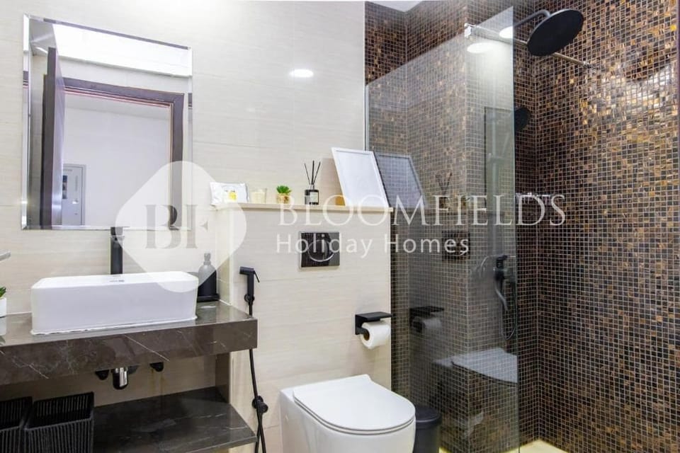 Apartment, Balcony | Bathroom