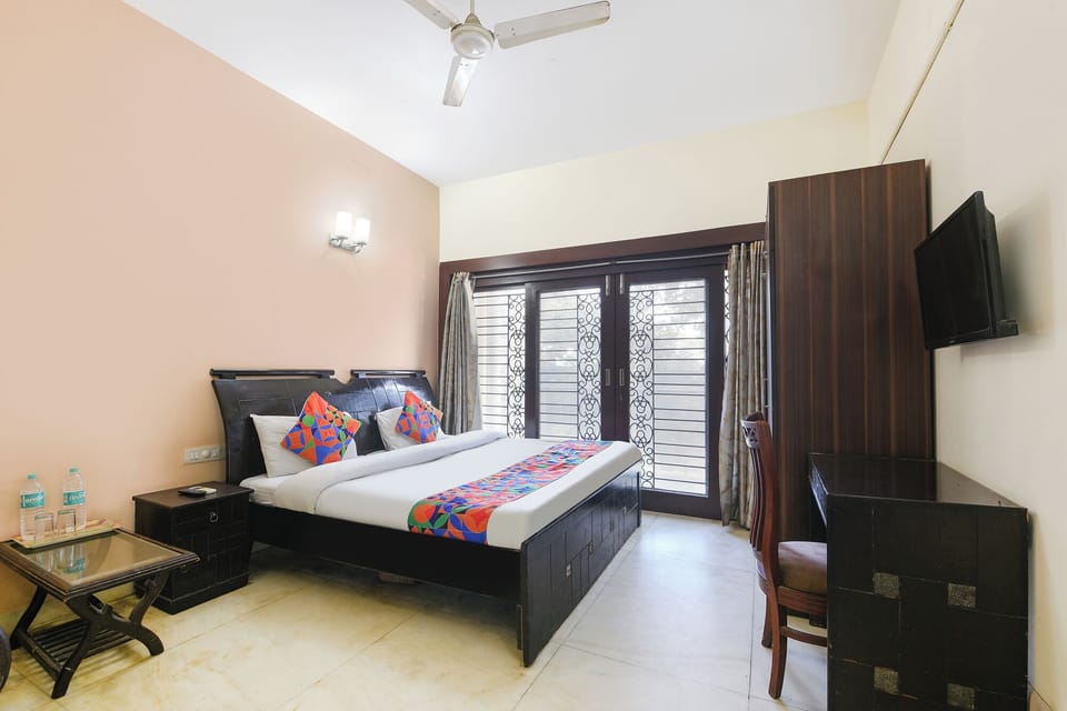 Egyptian cotton sheets, premium bedding, free WiFi, bed sheets