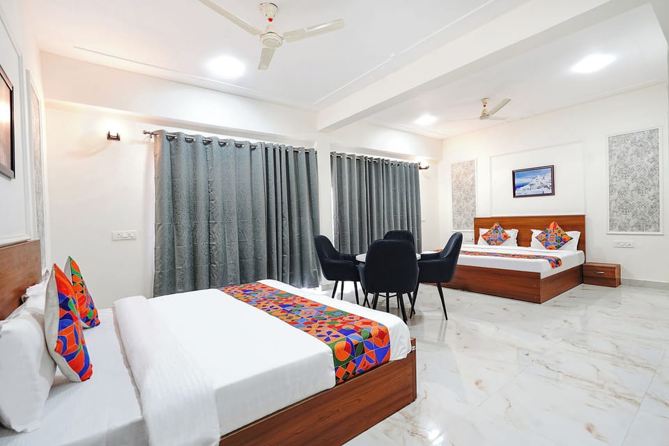 Deluxe Room | Egyptian cotton sheets, premium bedding, desk, WiFi (free)