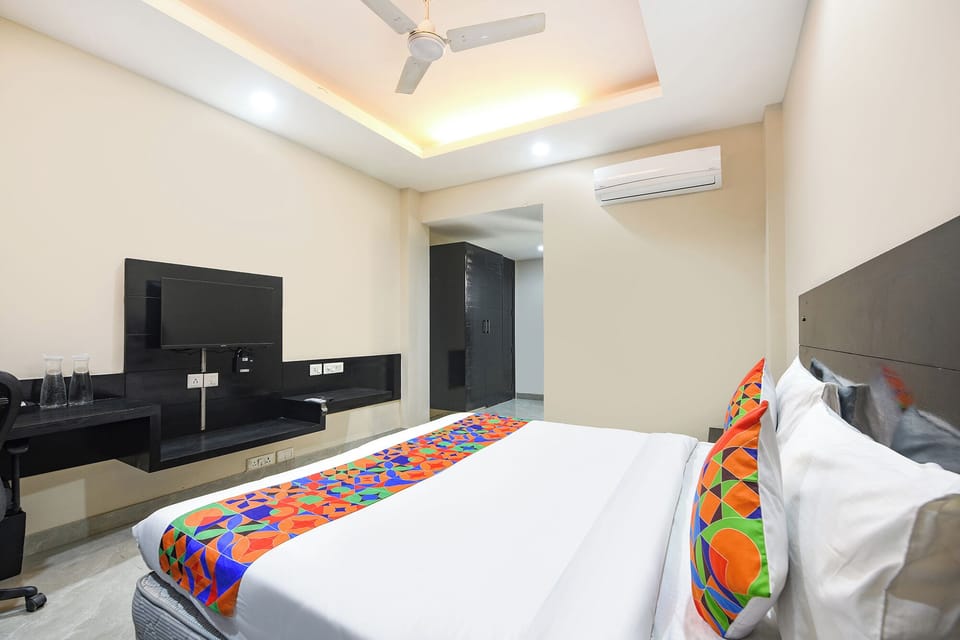 Egyptian cotton sheets, premium bedding, WiFi (free), bed sheets