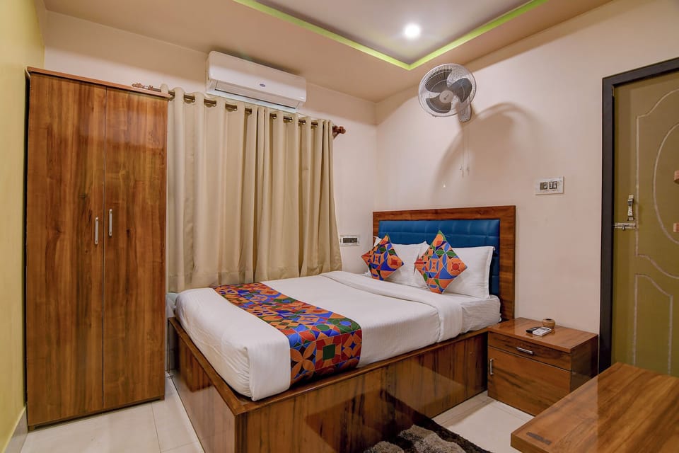 Egyptian cotton sheets, premium bedding, free WiFi, bed sheets