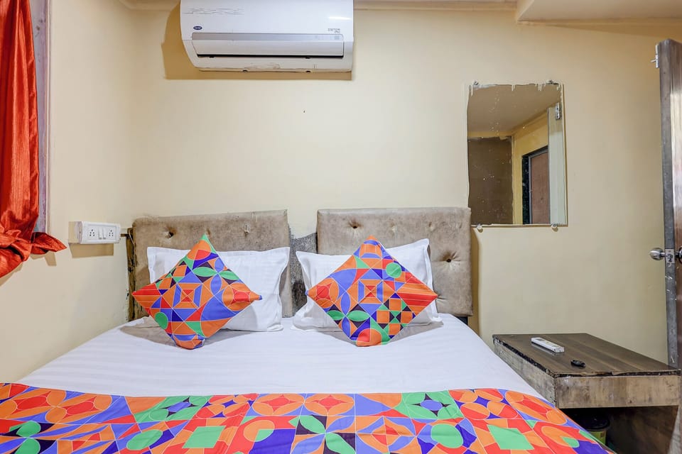 Egyptian cotton sheets, premium bedding, in-room safe, free WiFi