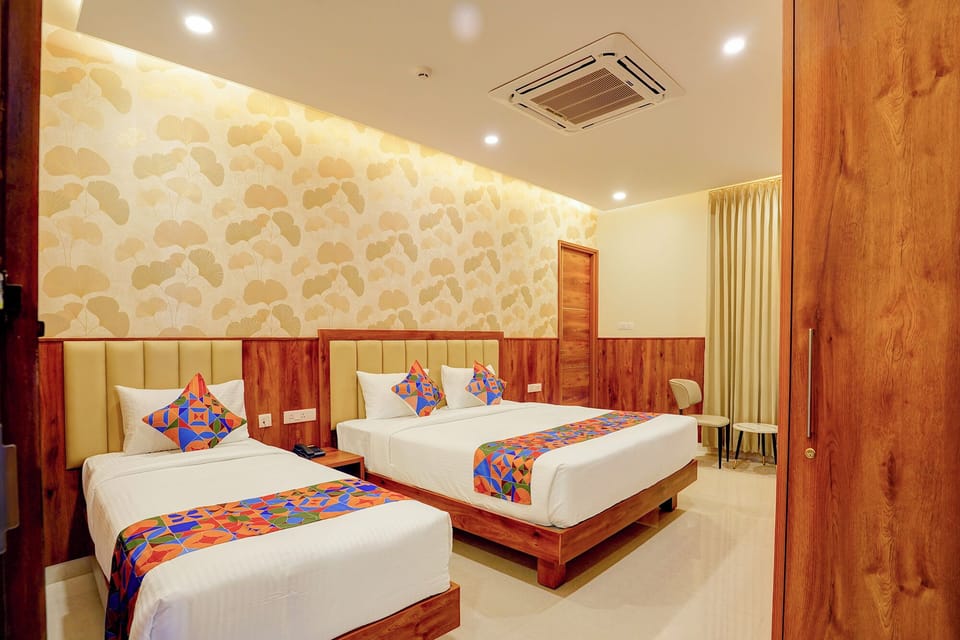 Egyptian cotton sheets, premium bedding, in-room safe, free WiFi