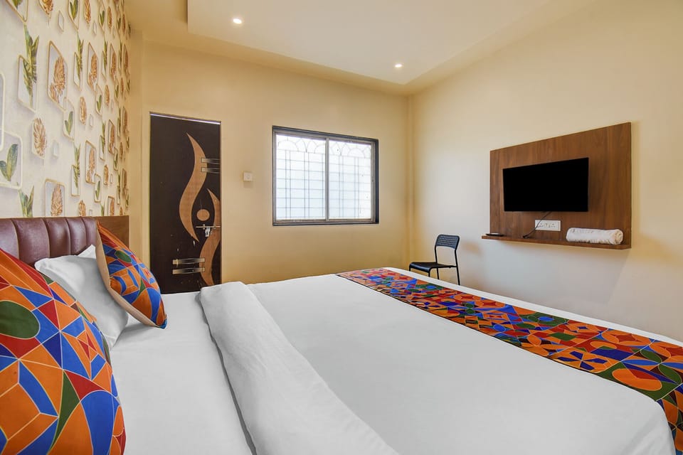 Egyptian cotton sheets, premium bedding, in-room safe, free WiFi
