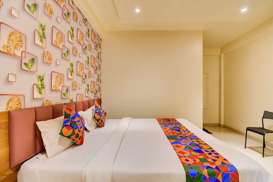 Egyptian cotton sheets, premium bedding, in-room safe, free WiFi