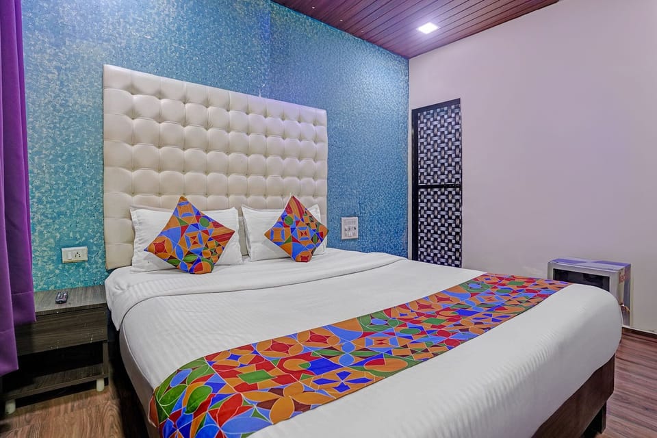 Deluxe Room | Egyptian cotton sheets, premium bedding, in-room safe, free WiFi