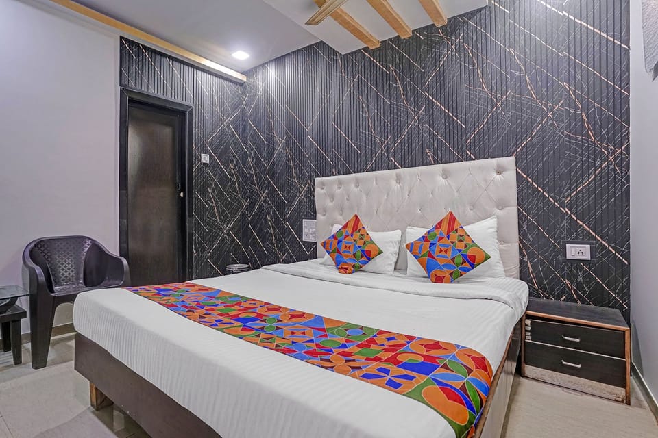 Egyptian cotton sheets, premium bedding, in-room safe, free WiFi