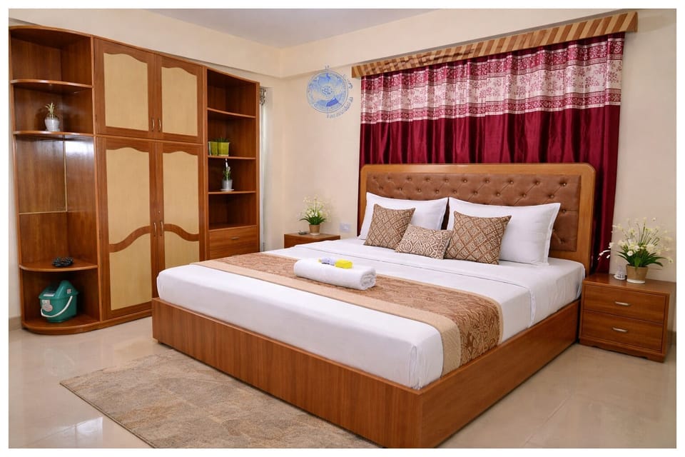 Hypo-allergenic bedding, desk, soundproofing, free WiFi