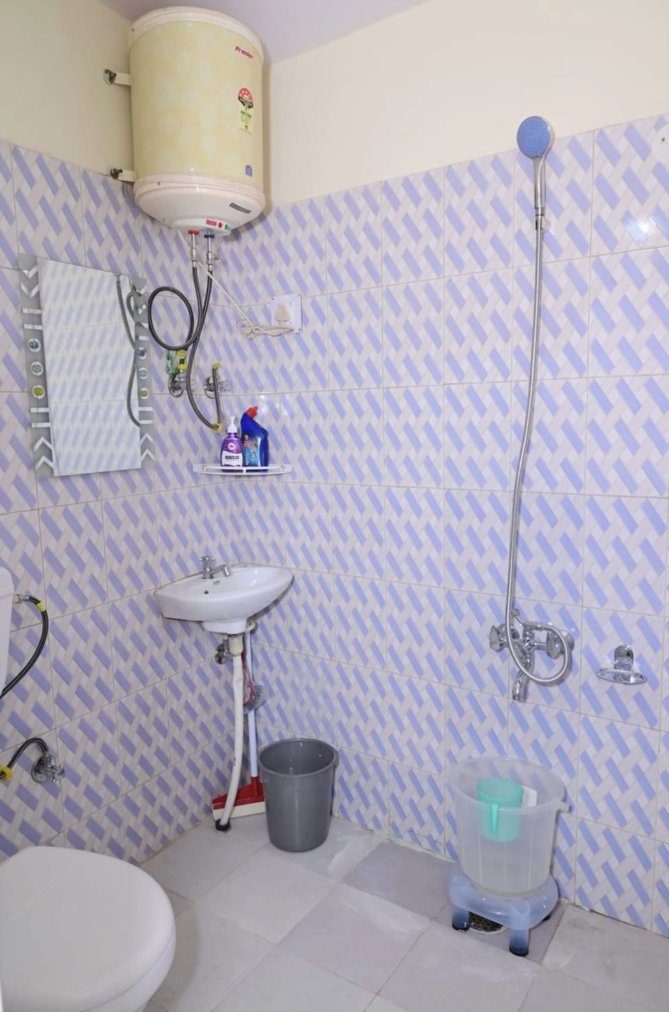 Shower, rainfall showerhead, slippers, bidet