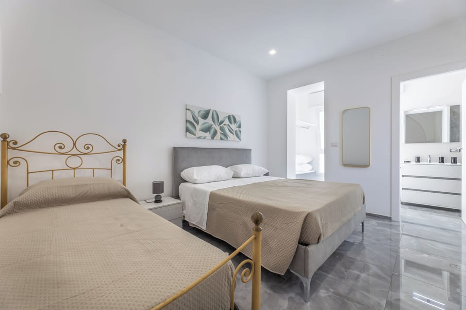 Apartment, Balcony | In-room safe, iron/ironing board