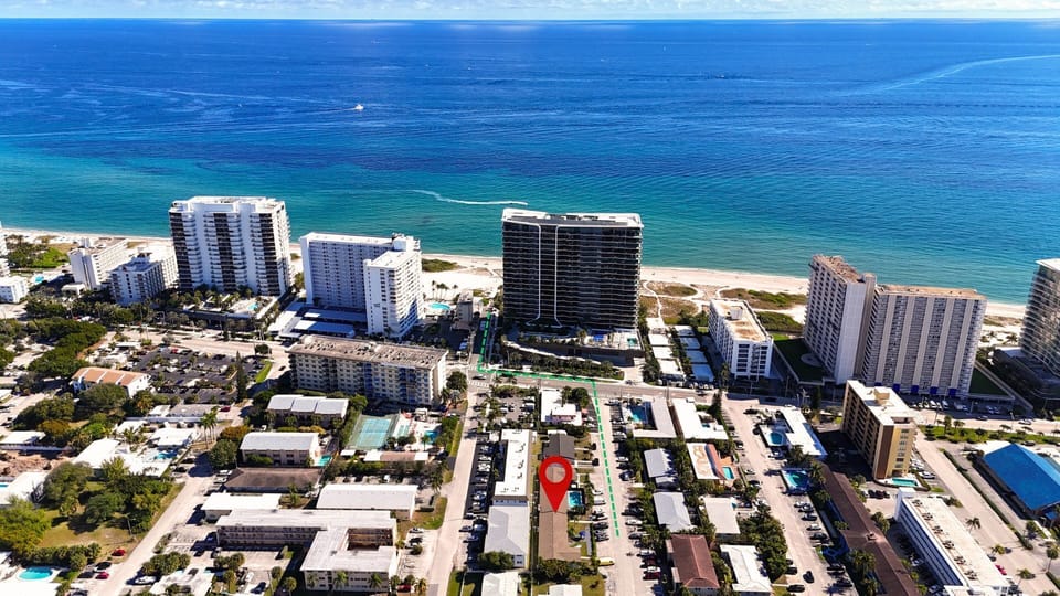 Pompano Breeze is centrally located in Pompano Beach, just steps from the beach and minutes to restaurants, shopping, bars and nightlife