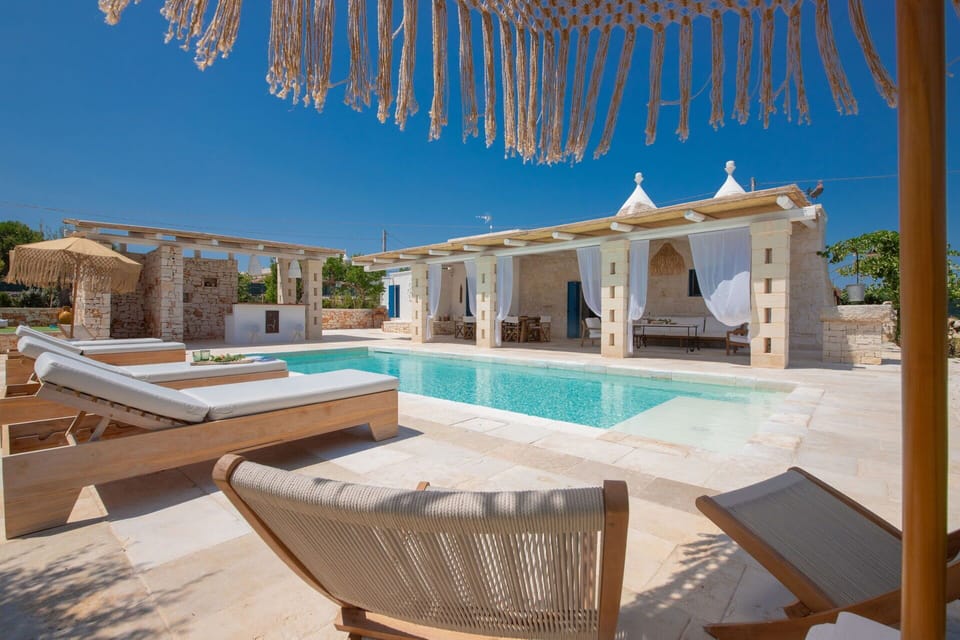 Autumn, Balcony / Terrace / Patio, Building Exterior, Outdoor, Pool, Spring, Summer, Winter