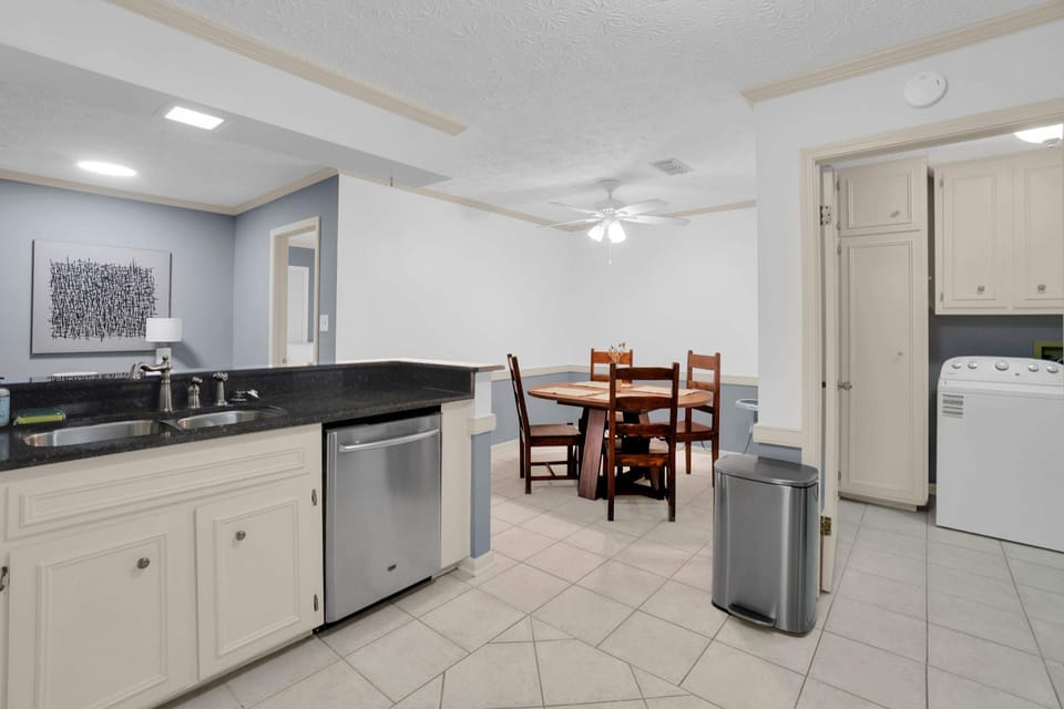 House | 4 bedrooms, high-speed internet