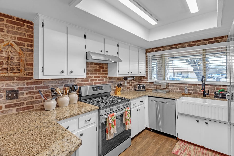 House, 3 Bedrooms | Private kitchen | Coffee/tea maker, fridge, oven, toaster