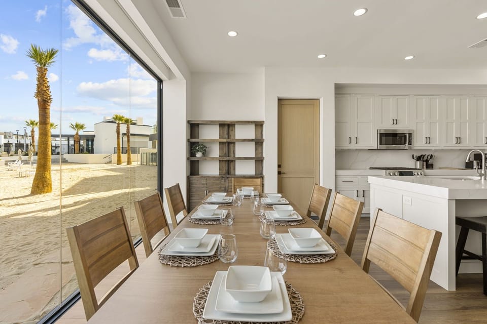 House, 6 Bedrooms | Dining