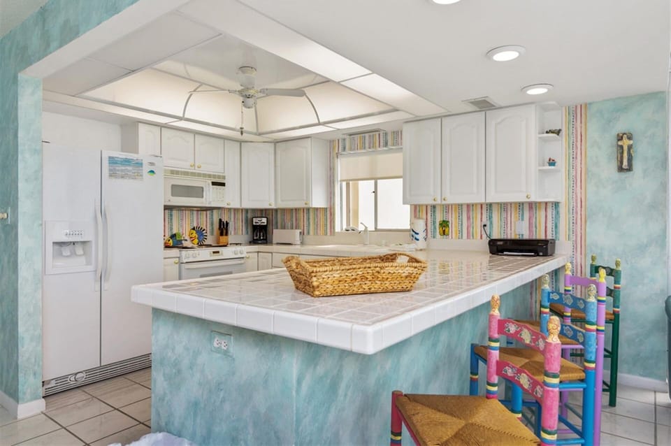 Condo, 3 Bedrooms | Private kitchen | Coffee/tea maker, fridge, oven, toaster