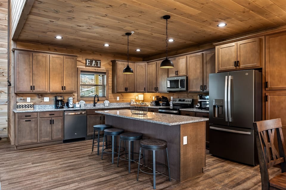 House, 5 Bedrooms | Private kitchen | Coffee/tea maker, fridge, oven, toaster