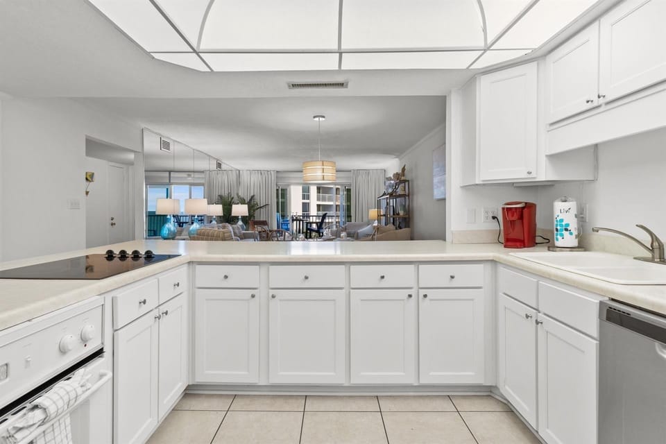 Condo, 2 Bedrooms | Private kitchen | Coffee/tea maker, fridge, oven, stovetop