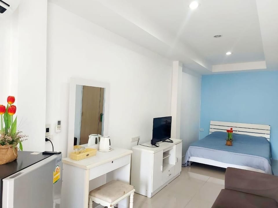 Deluxe Room | Desk, laptop workspace, free WiFi
