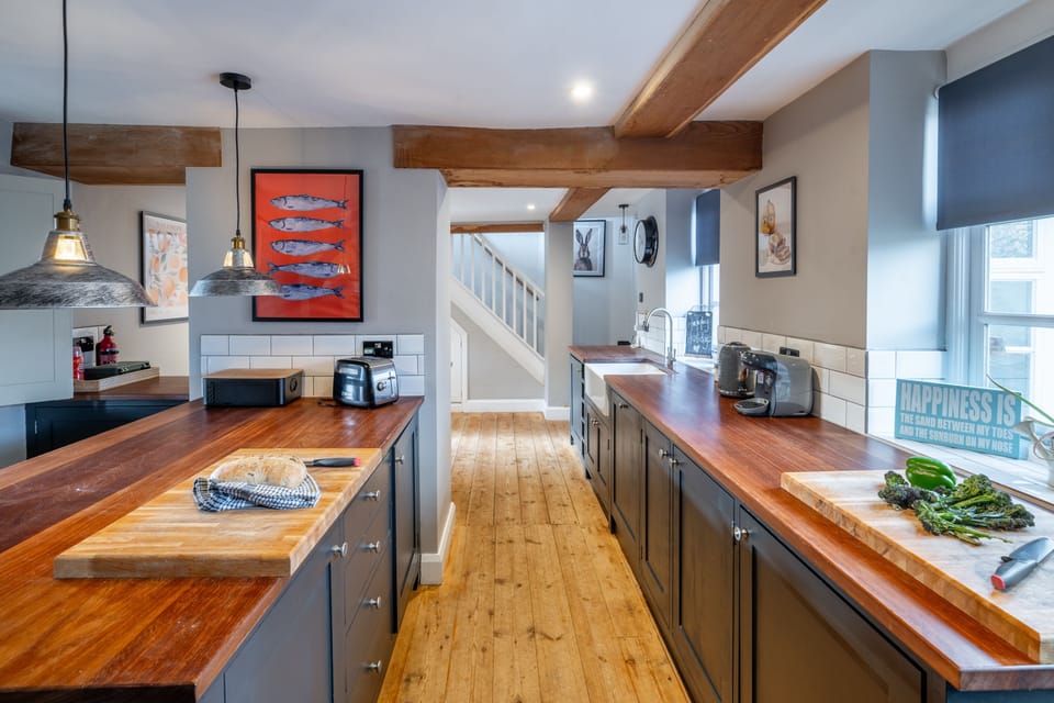 Ivy Cottage, Little Walsingham: A spacious well-equipped kitchen