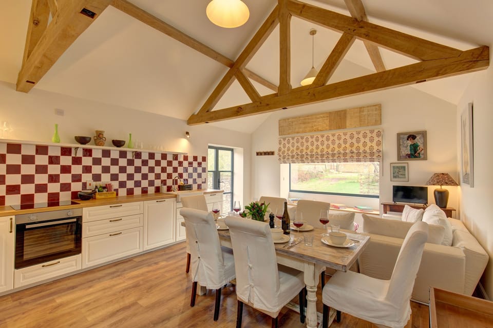 Ground floor: Sitting room and kitchen