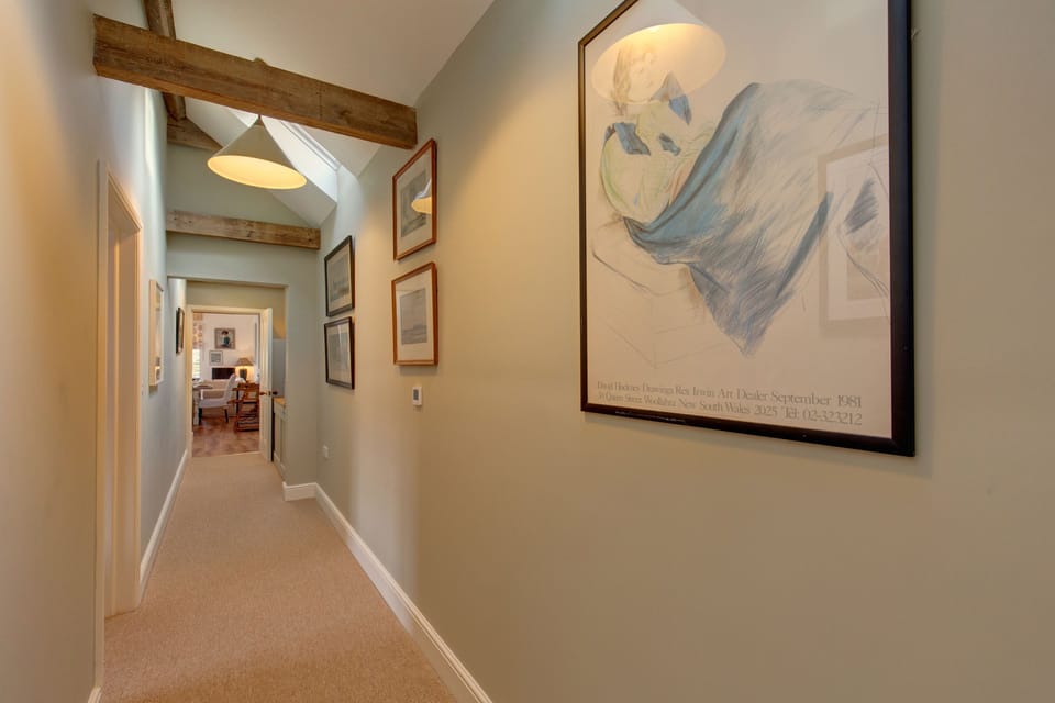 Ground floor: Hallway
