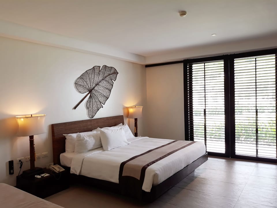 Deluxe Single Room | In-room safe, desk, laptop workspace, iron/ironing board (on request)