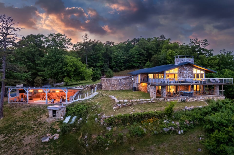 Welcome to Bluff Mountain Estate