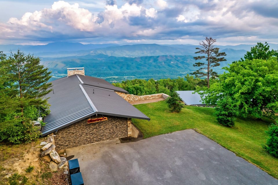 Aerial View of Exterior, Parking - Lodge