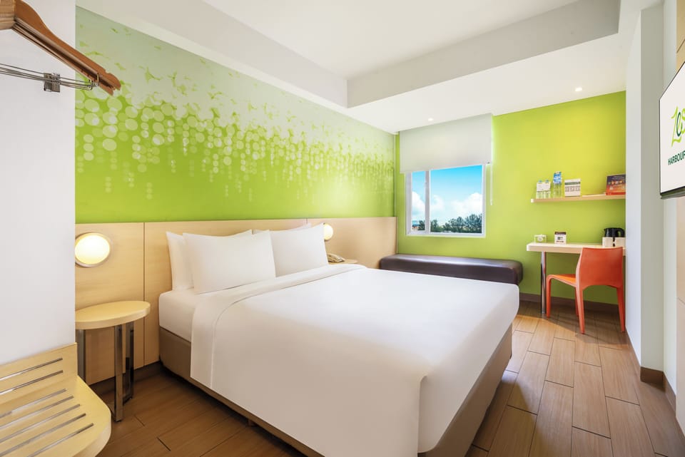 Zest Queen Room | In-room safe, desk, laptop workspace, WiFi (free)