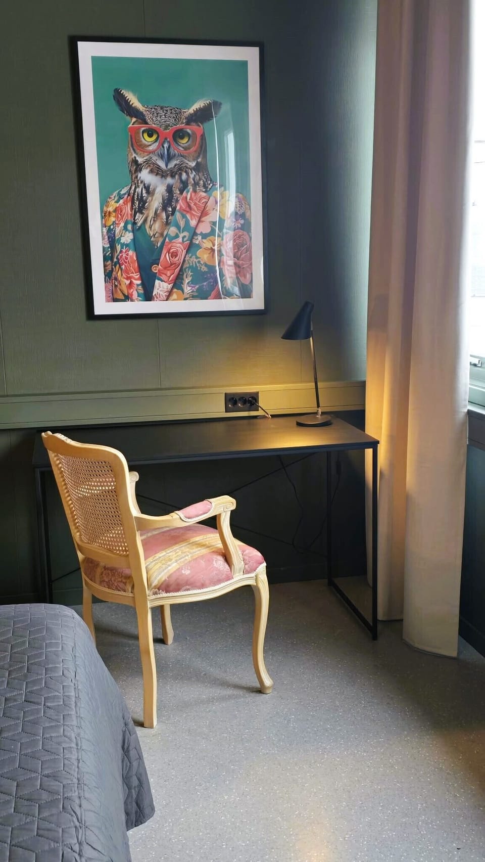 Double Room, 1 King Bed, City View, Private bathroom/shared shower | Desk, laptop workspace, blackout drapes, bed sheets