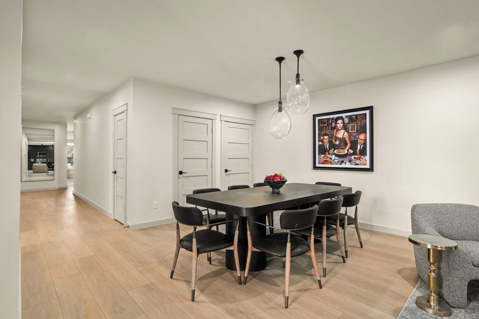 A polished space ideal for group dinners and late-night conversations.
